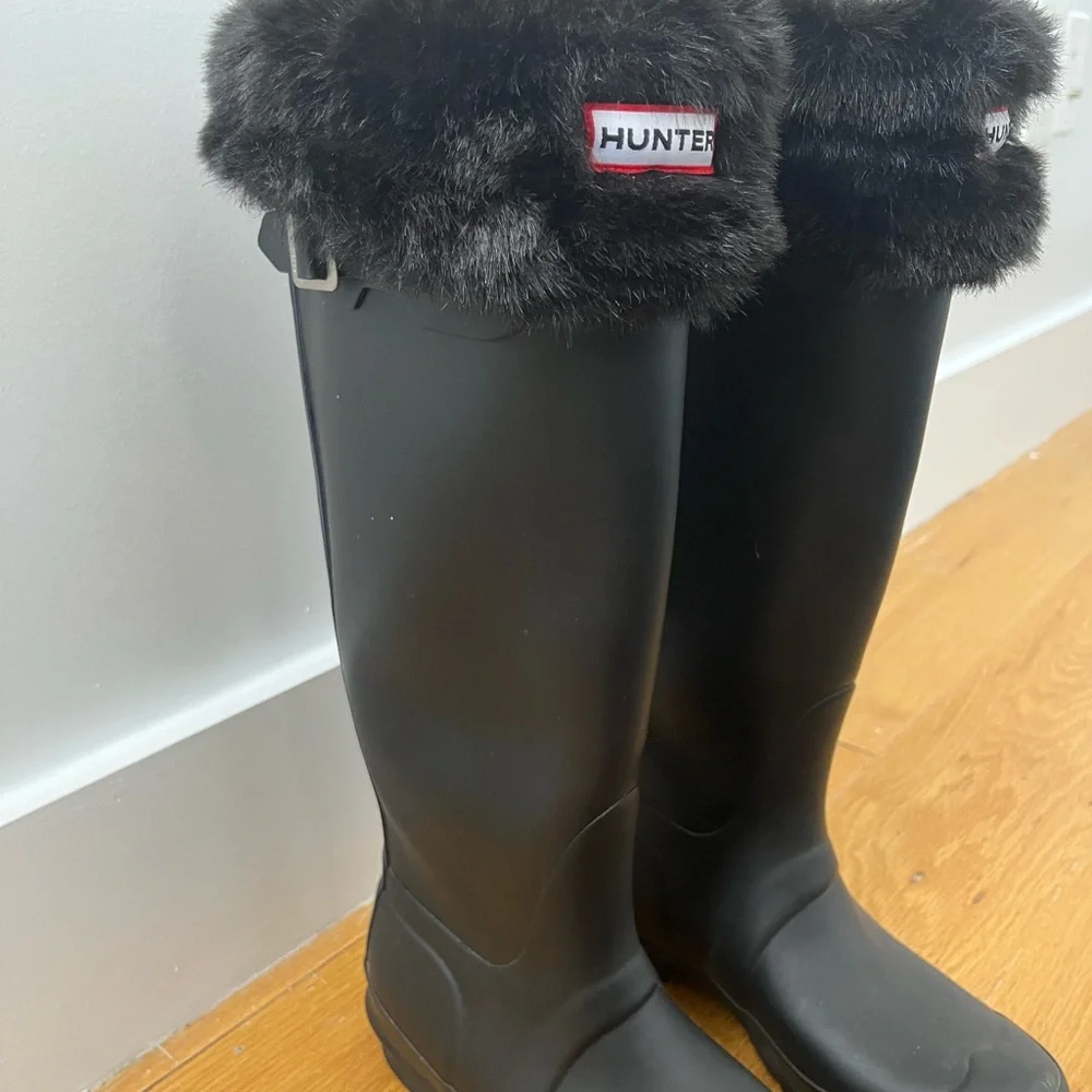 Hunter Boots Matte Dark Blue Zip Up + Fleece Socks - Picture 6 of 6